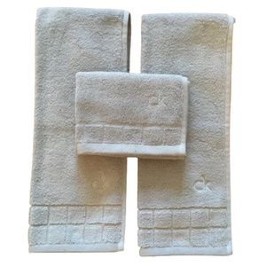 Calvin Klein Hand Towels